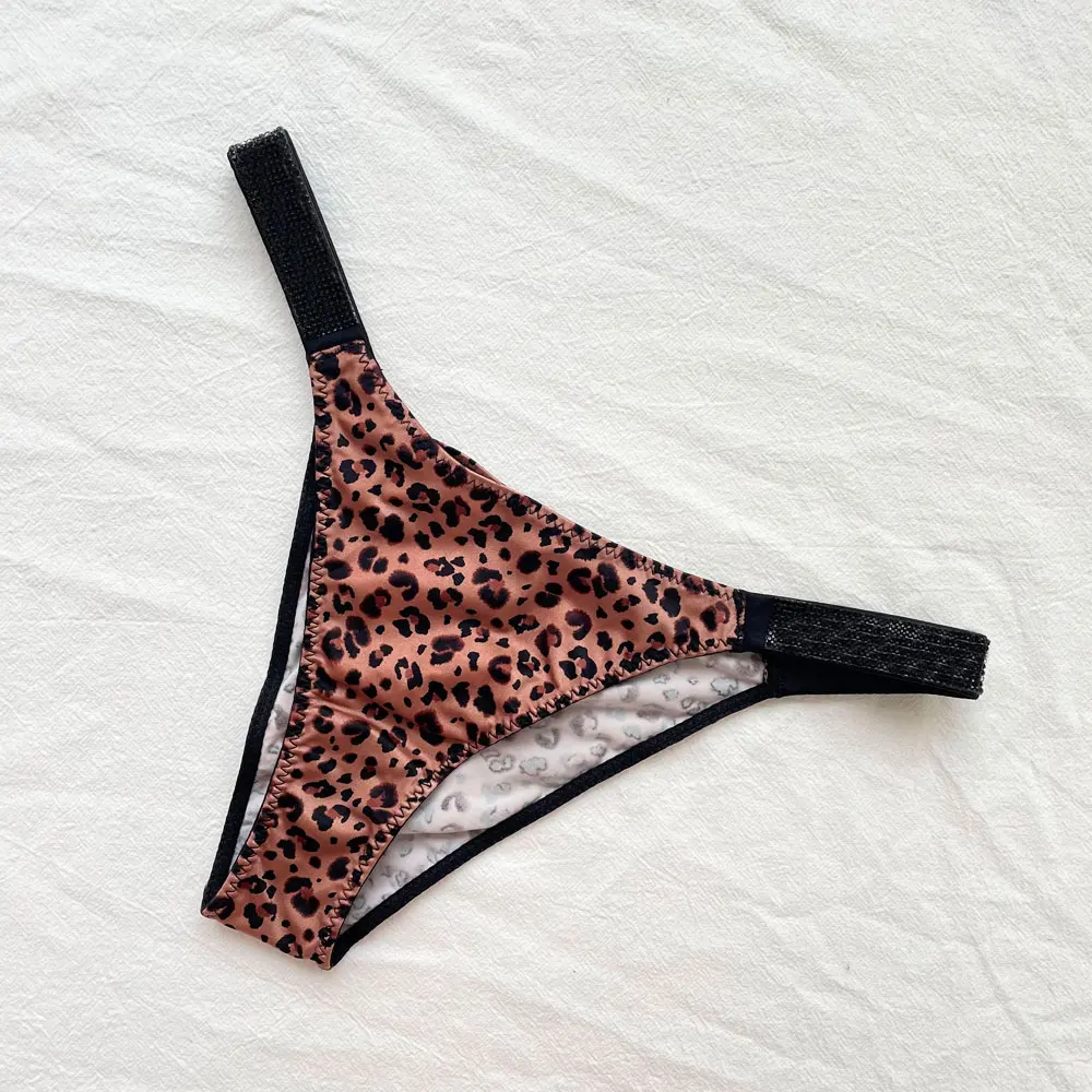 Comfort Low Rise Panties Women G String Breathable Ice Silk Thong Lingerie Sexy Brand Design Seamless Intimates Underwear Briefs 
Comfort Low Rise Panties Women G String Breathable Ice Silk Thong Lingerie Sexy Brand Design Seamless Intimates Underwear Briefs