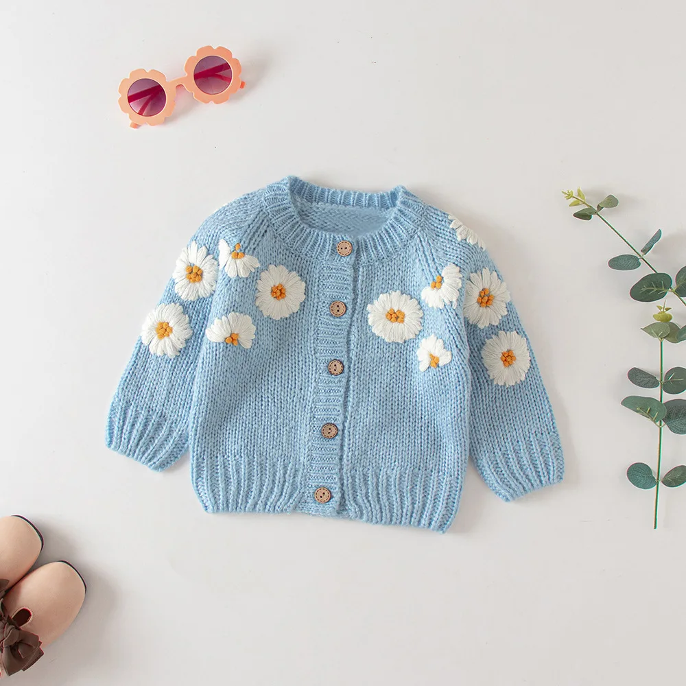Вязаный кардиган для маленьких девочек, пуловер, осенняя Милая стильная однобортная верхняя одежда с длинным рукавом и круглым вырезом «Маргаритка» Для малышей
Вязаный кардиган для маленьких девочек, пуловер, осенняя Милая стильная однобортная верхняя одежда с длинным рукавом и круглым вырезом «Маргаритка» Для малышей