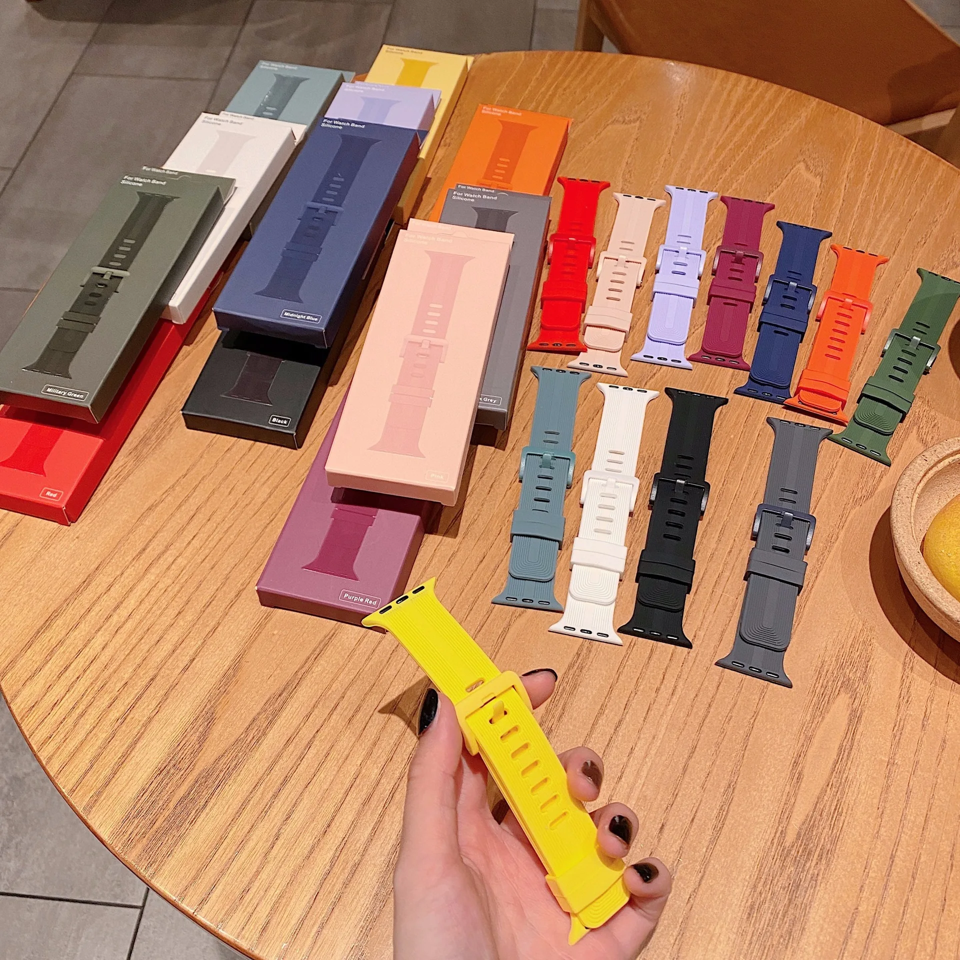 Silicone sport for apple watch band 38mm 42mm 40mm 44mm Wristband bracelet strap Loop for iwatch 7 series se 6 5 4 3 2 45mm 41mm
Silicone sport for apple watch band 38mm 42mm 40mm 44mm Wristband bracelet strap Loop for iwatch 7 series se 6 5 4 3 2 45mm 41mm