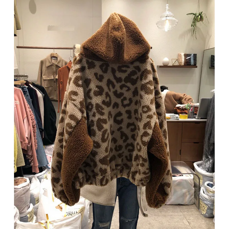 Korea Thick Velvet Hoodies Student 2020 New Autumn and Winter Women Loose Lamb Wool Leopard Print Hooded Sweatshirt NS2394 
Korea Thick Velvet Hoodies Student 2020 New Autumn and Winter Women Loose Lamb Wool Leopard Print Hooded Sweatshirt NS2394