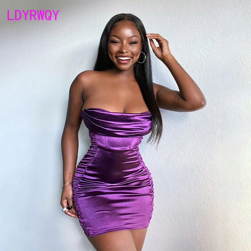 Fashion sexy drape wipes the breast dress Europe and the United States slim temperament shows the back to wrap the breast
Fashion sexy drape wipes the breast dress Europe and the United States slim temperament shows the back to wrap the breast