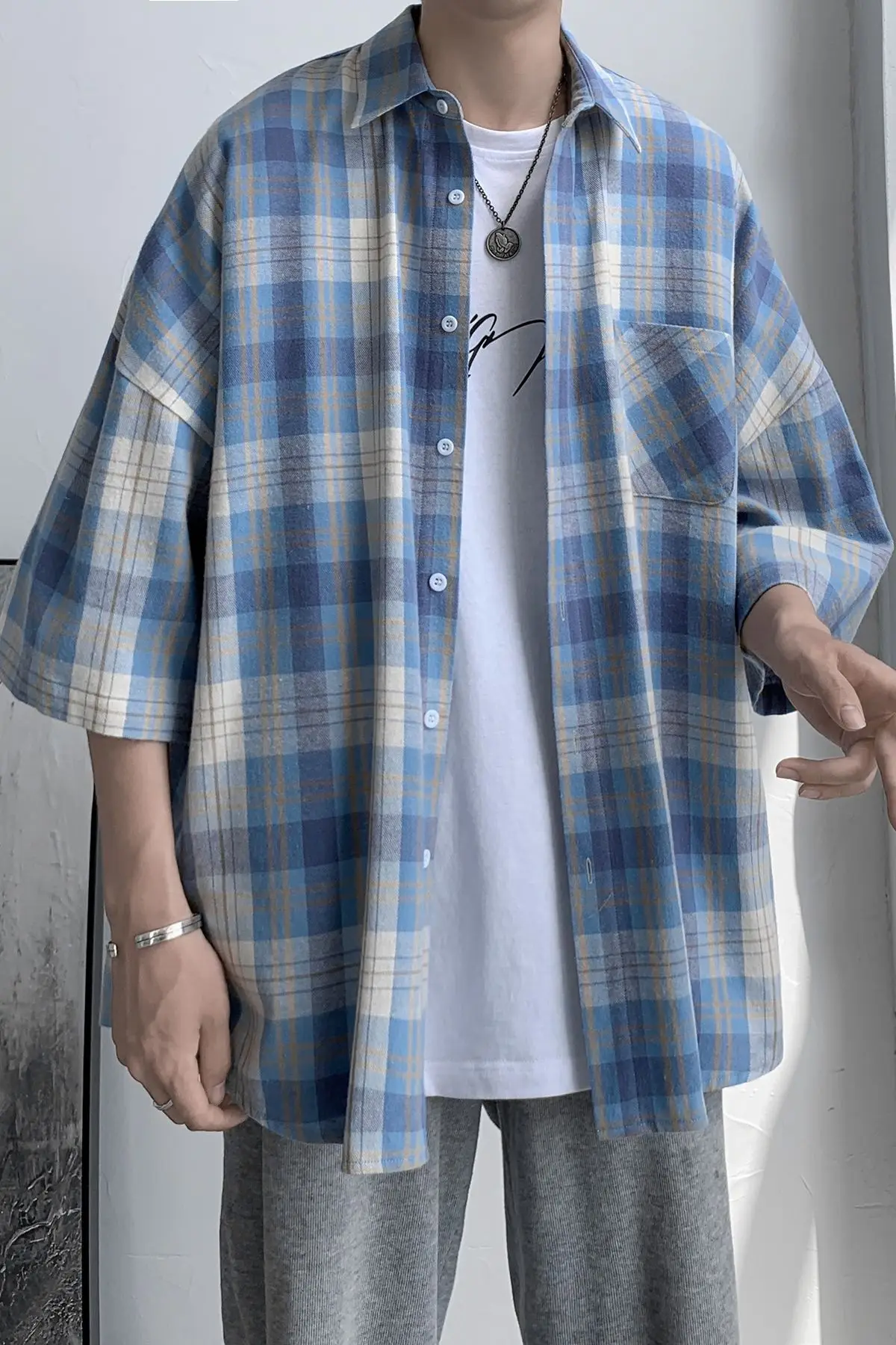 Men's Plaid Short Sleeve Summer Blue Green Red Shirt Korean Coat Loose College Cotton New Couples Blouse Fashion Streets
Men's Plaid Short Sleeve Summer Blue Green Red Shirt Korean Coat Loose College Cotton New Couples Blouse Fashion Streets