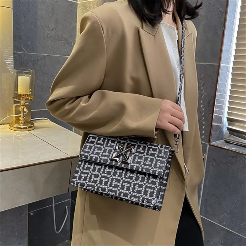 Fashion Women Small Square Bags 2020 High Quality Shoulder Messenger Bags Famous Designer Women Purse and Handbags Sac A Main
Fashion Women Small Square Bags 2020 High Quality Shoulder Messenger Bags Famous Designer Women Purse and Handbags Sac A Main