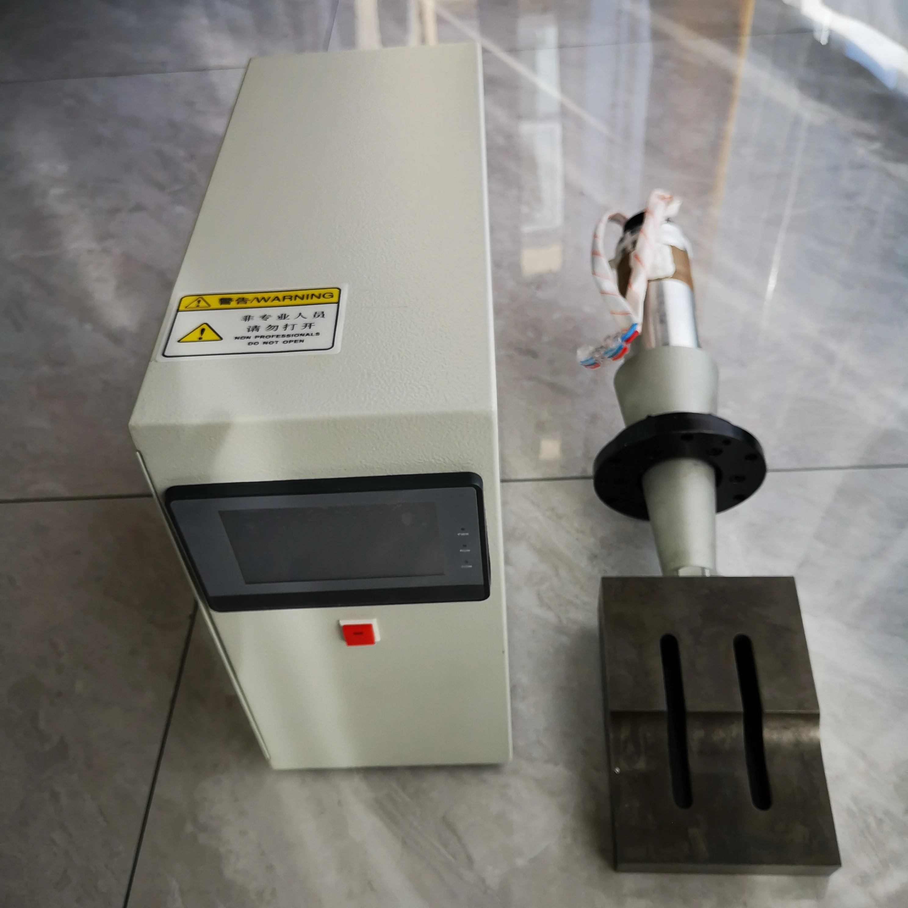 15K 3200W 2600w transducer with 120X25mm mold flange Ultrasonic Transducer Generator welding machine for mask ear loop welder
15K 3200W 2600w transducer with 120X25mm mold flange Ultrasonic Transducer Generator welding machine for mask ear loop welder