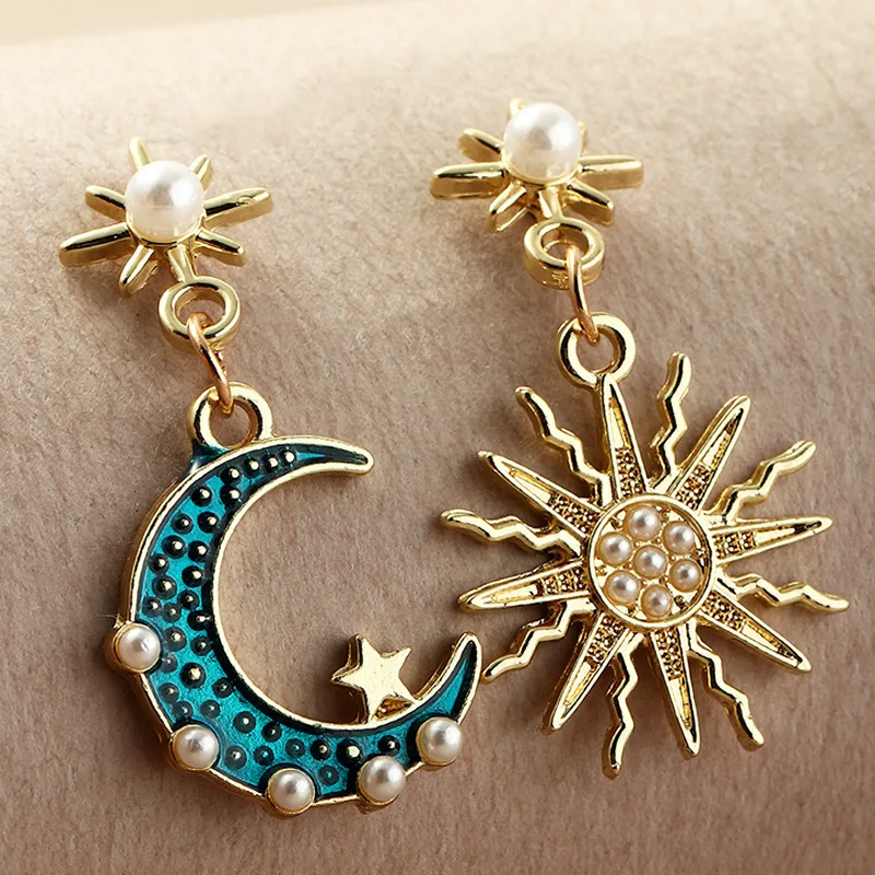 Sun Moon Dangle Earrings for Women Bohemian Pearl Asymmetric Earrings Drop Earrings Holiday Party Jewelry Accessories
Sun Moon Dangle Earrings for Women Bohemian Pearl Asymmetric Earrings Drop Earrings Holiday Party Jewelry Accessories