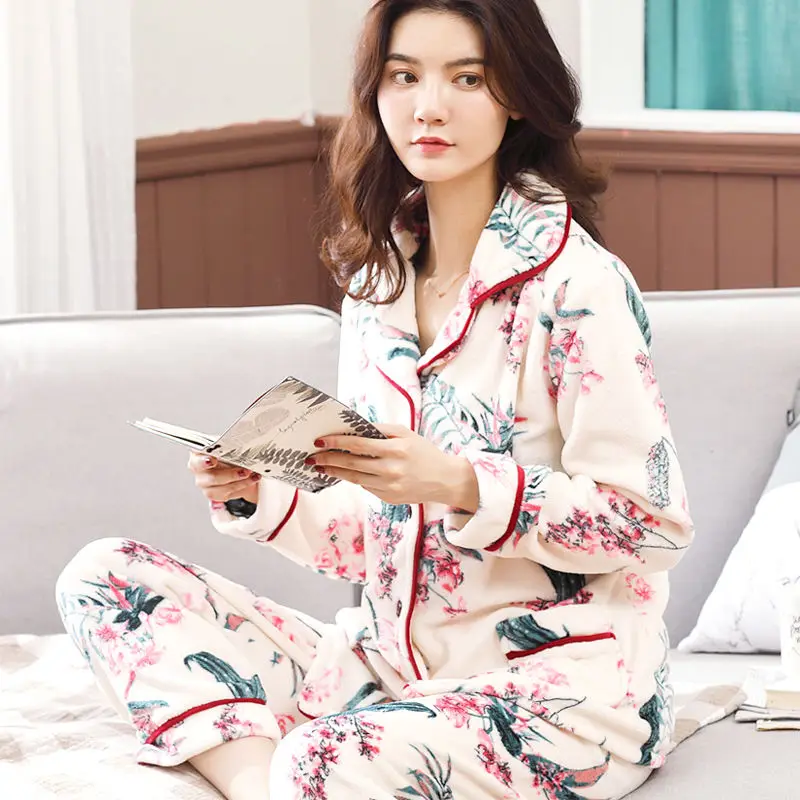 Winter Warm Flannel Women Pajamas Sets Thick Coral Velvet Long Sleeve Sleepwear Nightgown Girl pyjama Set
Winter Warm Flannel Women Pajamas Sets Thick Coral Velvet Long Sleeve Sleepwear Nightgown Girl pyjama Set