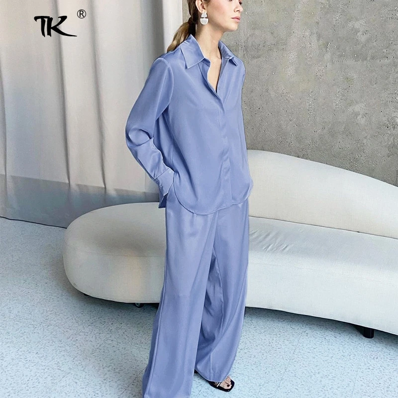 Solid Soft Two Piece Set Women Long Sleeve Single-Breasted Satin Top And Trousers 2021 Spring Summer Loose Ladies Homewear Suit
Solid Soft Two Piece Set Women Long Sleeve Single-Breasted Satin Top And Trousers 2021 Spring Summer Loose Ladies Homewear Suit