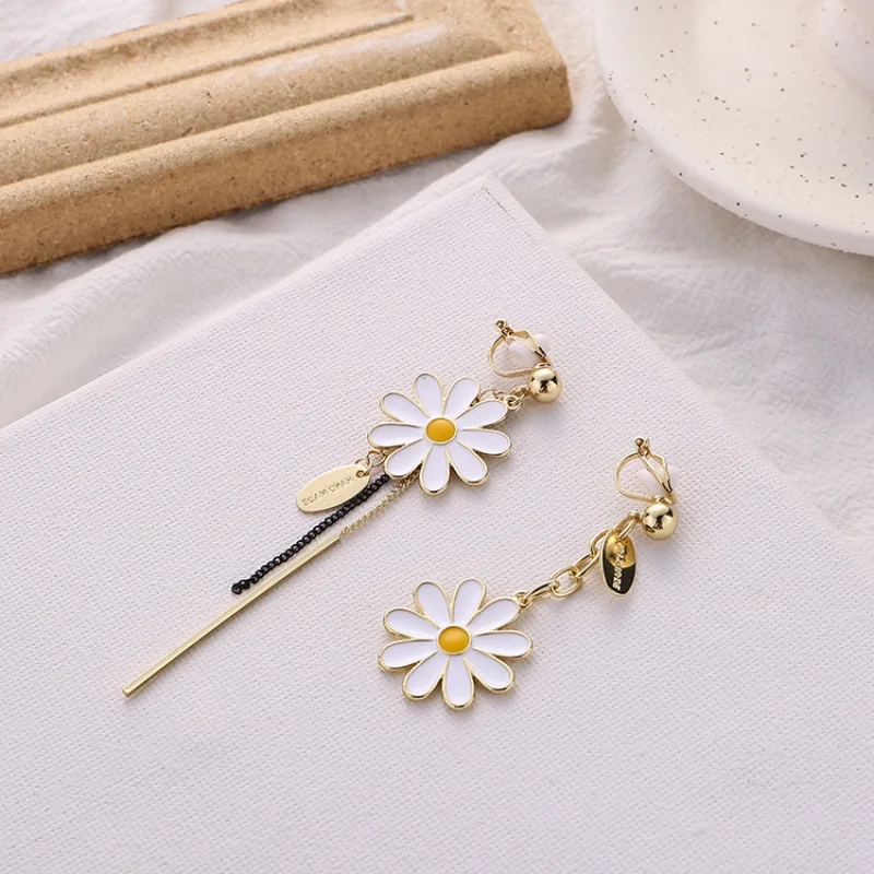 Korea Fashion Earrings 2021 Trend Flower Women's Stud Earring Clip Earrings Without Ear Holes Gift Jewelry Earrings 
Korea Fashion Earrings 2021 Trend Flower Women's Stud Earring Clip Earrings Without Ear Holes Gift Jewelry Earrings