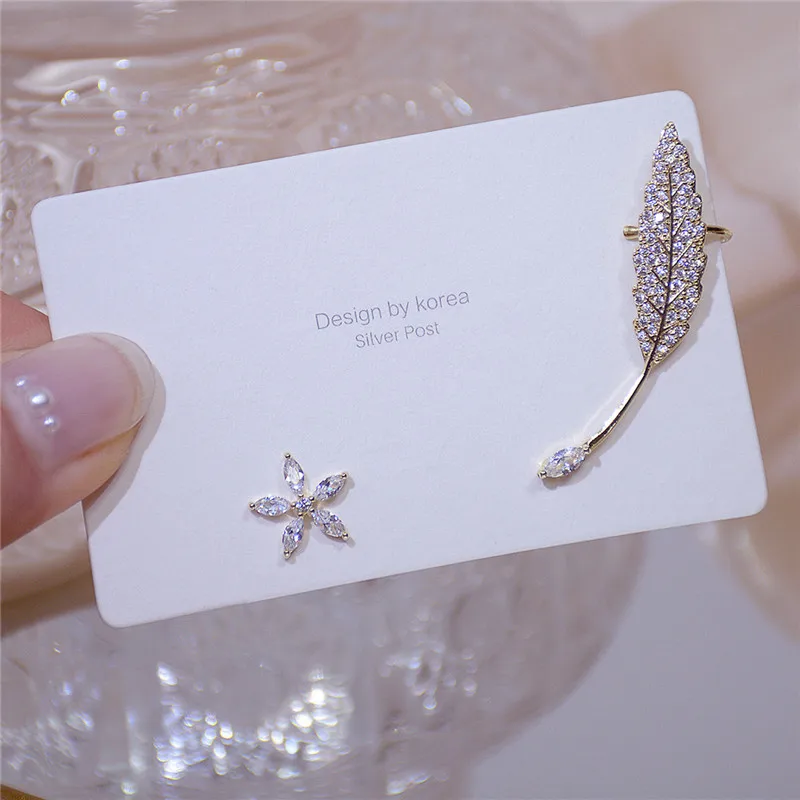 New Arrive 14K Real Gold Asymmetric Feathers Stud Earrings for Women Cubic Zircon ZC Personality Earrings
New Arrive 14K Real Gold Asymmetric Feathers Stud Earrings for Women Cubic Zircon ZC Personality Earrings