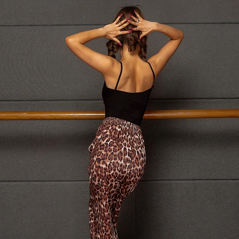 Latin Dance Costumes Suspender Tops Leopard Pants Suit Adult Summer National Standard Dance Dress Latin Practice Clothes SL3416
Latin Dance Costumes Suspender Tops Leopard Pants Suit Adult Summer National Standard Dance Dress Latin Practice Clothes SL3416