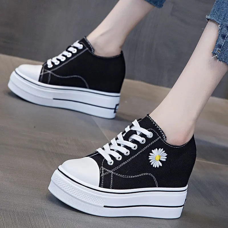 Height Increasing Insole Canvas Shoes Women's 2021 New Casual Sneakers All-Matching Little Daisy Platform Thick Bottom Shoes
Height Increasing Insole Canvas Shoes Women's 2021 New Casual Sneakers All-Matching Little Daisy Platform Thick Bottom Shoes
