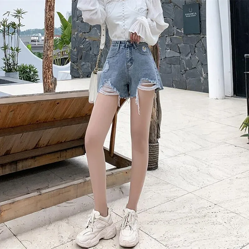 NEW Woman Jeans Shorts Ripped Clothes High Waisted Summer Streetwear Baggy Wide Leg Vintage Fashion The New Blue Harajuku Pants
NEW Woman Jeans Shorts Ripped Clothes High Waisted Summer Streetwear Baggy Wide Leg Vintage Fashion The New Blue Harajuku Pants