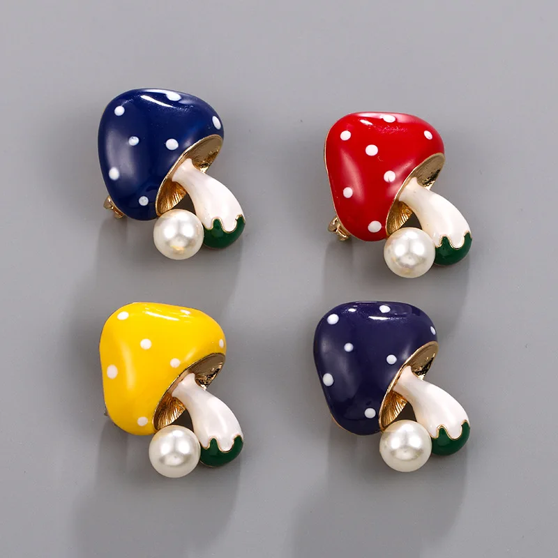 European and American Hot Style Cartoon Mushroom Brooch Fashion Wild Cute Small Collar Pin Accessories Wholesale | Украшения и