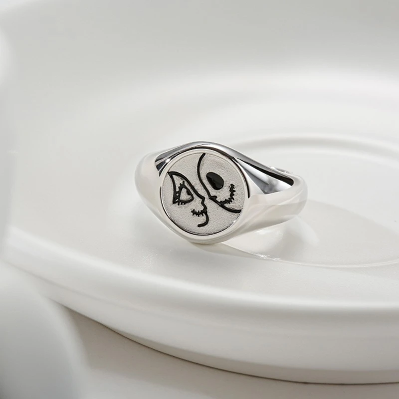 69HB Face Couple Ring Creative and Simple Ghost Head Ring Accessories Gothic Alloy Jewelry Mens Womens 6/7/8/9/10
69HB Face Couple Ring Creative and Simple Ghost Head Ring Accessories Gothic Alloy Jewelry Mens Womens 6/7/8/9/10