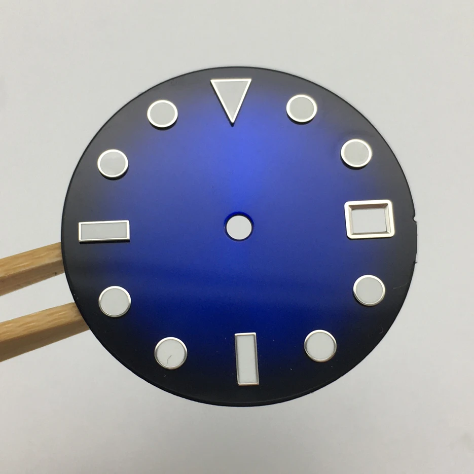 28.5mm diver's ultra-luminous disc modified blue dial literally adapted to NH35 movement BB1 without logo
28.5mm diver's ultra-luminous disc modified blue dial literally adapted to NH35 movement BB1 without logo