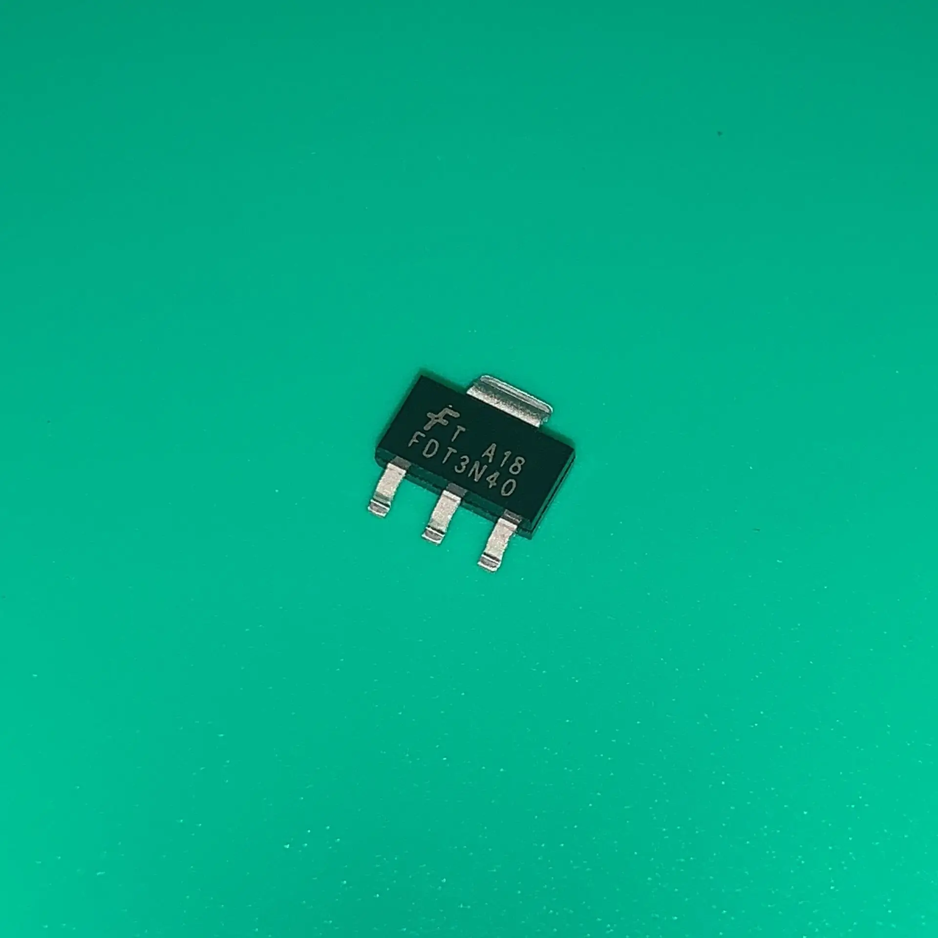 

10 шт./лот FDT3N40 TF SOT223 FDT 3N40 MOSFET N-CH 400V 2A SOT-223 FDT3N40TF FDT3N40TM FDT3N 40 FDT3 N40