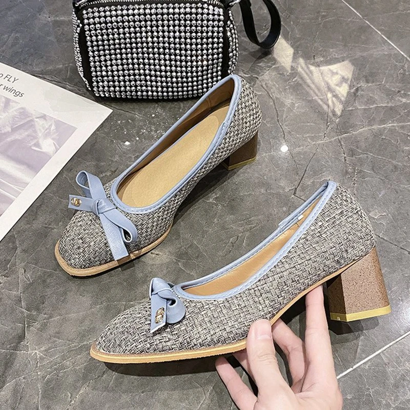 Newest Korean Women Butterfly Weave Lattice Slip On Chunky High Heel Pump 5.5 / 7.5 CM Round Toe Single Office Party Dress Shoes 
Newest Korean Women Butterfly Weave Lattice Slip On Chunky High Heel Pump 5.5 / 7.5 CM Round Toe Single Office Party Dress Shoes