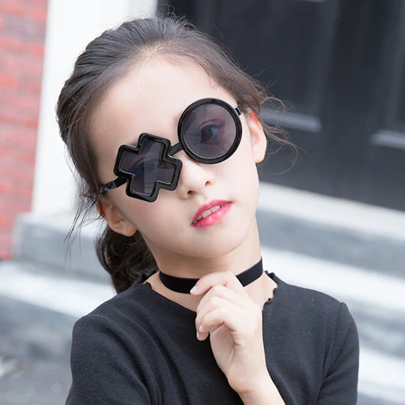 Wholesale Fashion XO Round Children Sunglasses English Words Frame Transparent Leg New Arrival Sunglasses for kids KS020
Wholesale Fashion XO Round Children Sunglasses English Words Frame Transparent Leg New Arrival Sunglasses for kids KS020