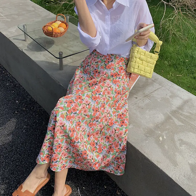 Floral skirt women's mid length high waist A-line skirt shows thin and covers the crotch
Floral skirt women's mid length high waist A-line skirt shows thin and covers the crotch