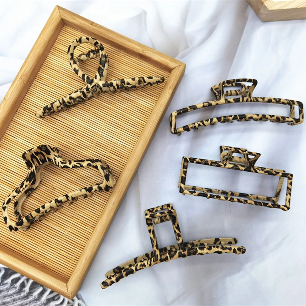 Women Girls Leopard Hair Claw Clamps Metal Hair Crab Hair Claws Clip Solid Color Hairpin Large Size Hair Accessories
Women Girls Leopard Hair Claw Clamps Metal Hair Crab Hair Claws Clip Solid Color Hairpin Large Size Hair Accessories