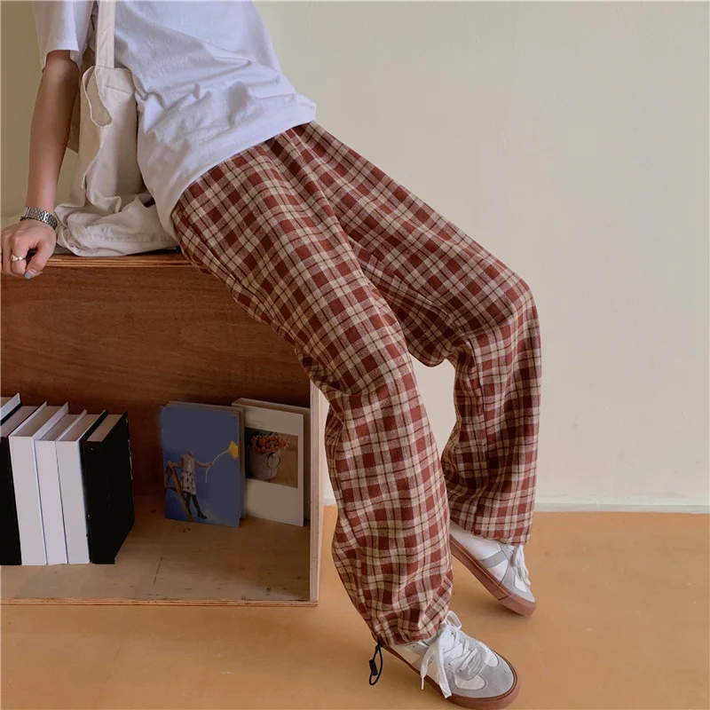 2021 Vintage Plaid Pants Elastic Waist Pants Women High Harajuku Waist Plus Size Wide Leg Pants Casual Female Korean Trousers
2021 Vintage Plaid Pants Elastic Waist Pants Women High Harajuku Waist Plus Size Wide Leg Pants Casual Female Korean Trousers
