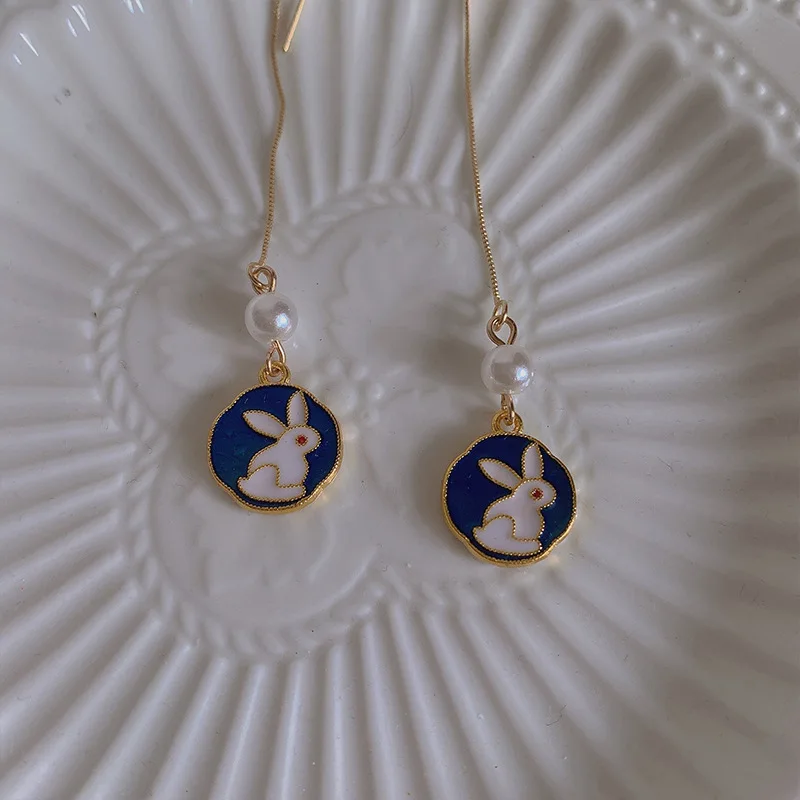 Chinese style bunny earrings, long, elegant, smart, cute moon rabbit earrings
Chinese style bunny earrings, long, elegant, smart, cute moon rabbit earrings