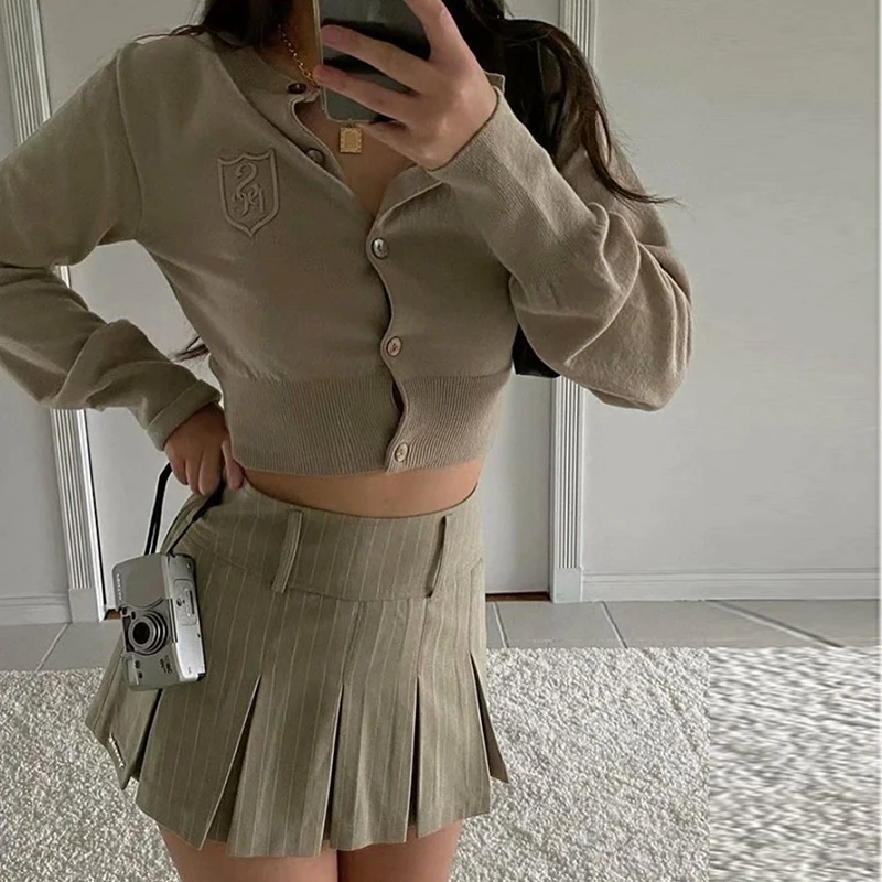 Women Embroidery Knitted Cardigan Casual O-neck Long Sleeve Single Breasted Crop Top Office Lady Solid Slim Streetwear Autumn
Women Embroidery Knitted Cardigan Casual O-neck Long Sleeve Single Breasted Crop Top Office Lady Solid Slim Streetwear Autumn