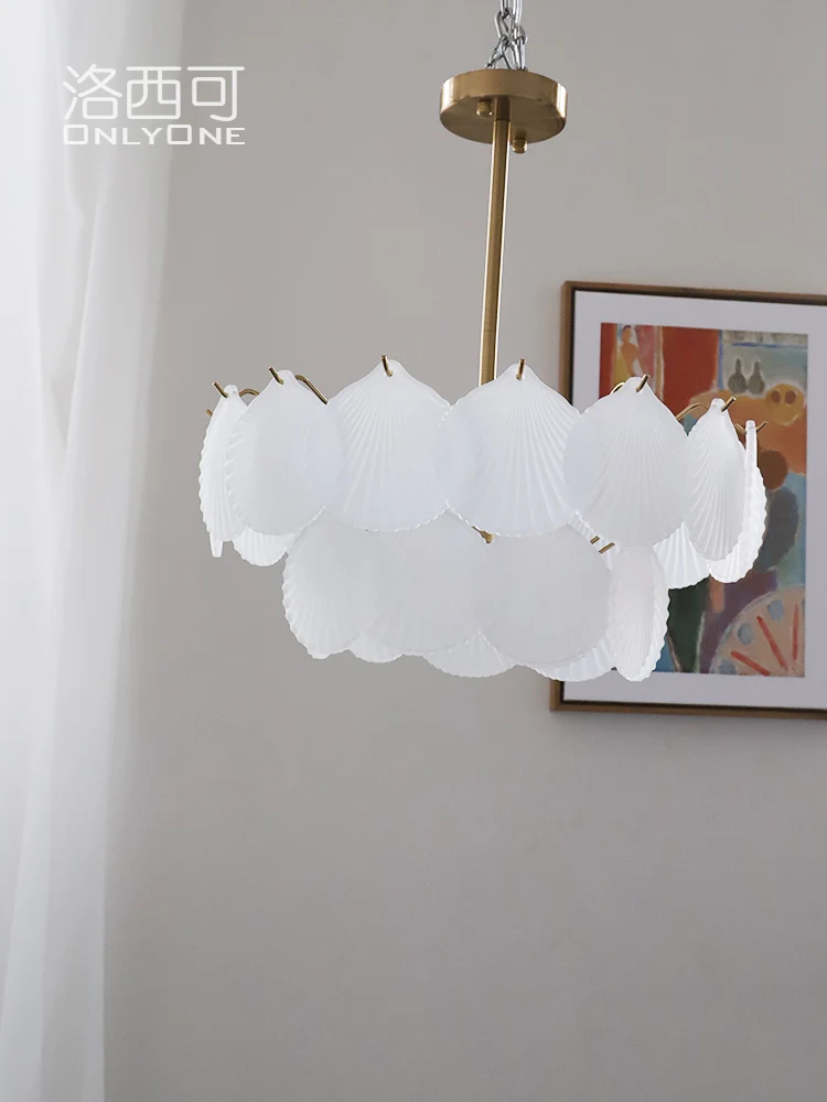 American retro chandelier modern French shell white shell glass light luxury bedroom living room dining room lamps
American retro chandelier modern French shell white shell glass light luxury bedroom living room dining room lamps