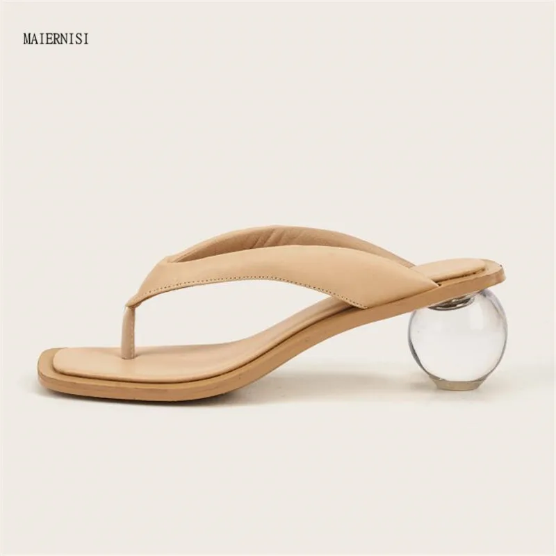 2021 New Flip Flops High Quality Ladies Sandals Sexy Ladies Shoes 6CM Crystal Transparent Heel Fashion Show 4-9 10 MAIERNISI
2021 New Flip Flops High Quality Ladies Sandals Sexy Ladies Shoes 6CM Crystal Transparent Heel Fashion Show 4-9 10 MAIERNISI