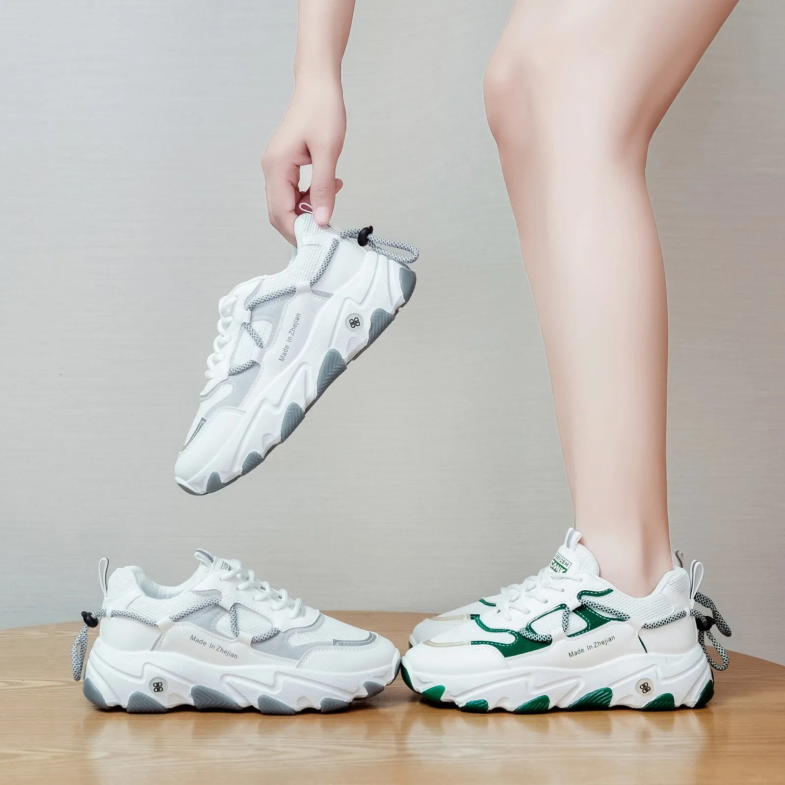 Spring and autumn women's front lace-up low-top flat-heel daily round toe breathable old shoes
Spring and autumn women's front lace-up low-top flat-heel daily round toe breathable old shoes
