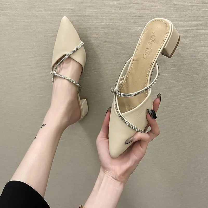 Pointed Toe Med Shoes Slippers Casual Slipers Women Square heel Slides Luxury 2021 Block Summer Cover Fashion PU Hoof Heels
Pointed Toe Med Shoes Slippers Casual Slipers Women Square heel Slides Luxury 2021 Block Summer Cover Fashion PU Hoof Heels