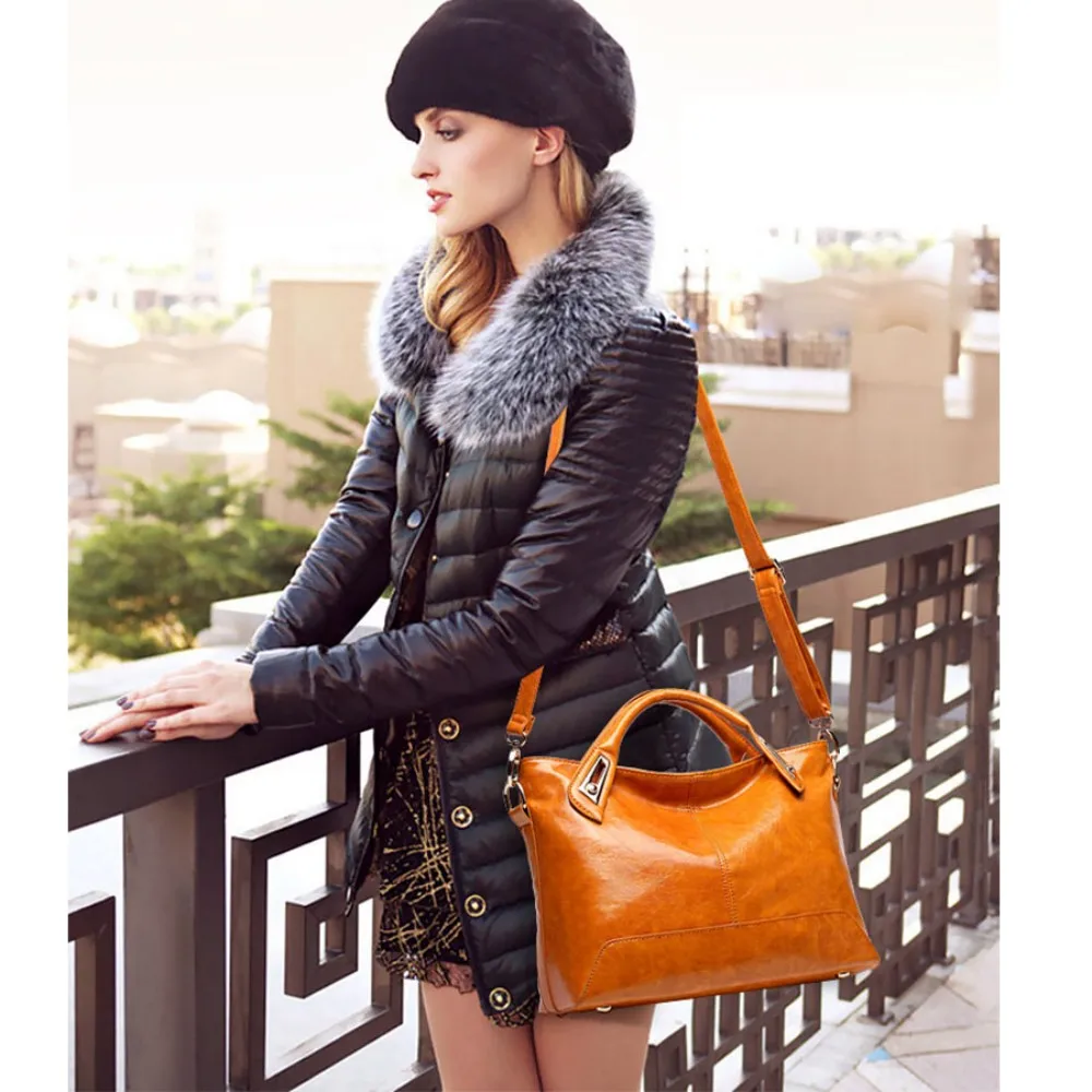 100% Genuine leather Women handbags 2021New Cross-Section Portable Shoulder Motorcycle Bag Fashion Vintage Messenger 
100% Genuine leather Women handbags 2021New Cross-Section Portable Shoulder Motorcycle Bag Fashion Vintage Messenger