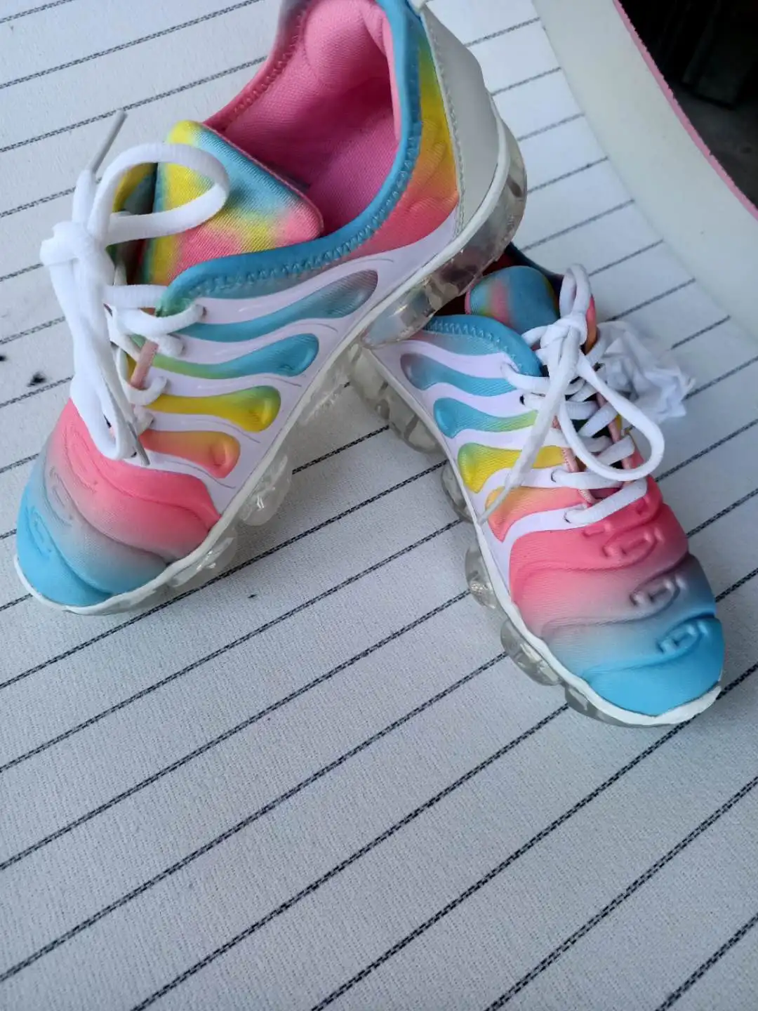 2021 Shoes Women Sneakers Fashion Rainbow Color Platform Shoes Casual Walking Shoes Comforable Outdoor Ladies Vulcanized Shoes
2021 Shoes Women Sneakers Fashion Rainbow Color Platform Shoes Casual Walking Shoes Comforable Outdoor Ladies Vulcanized Shoes
