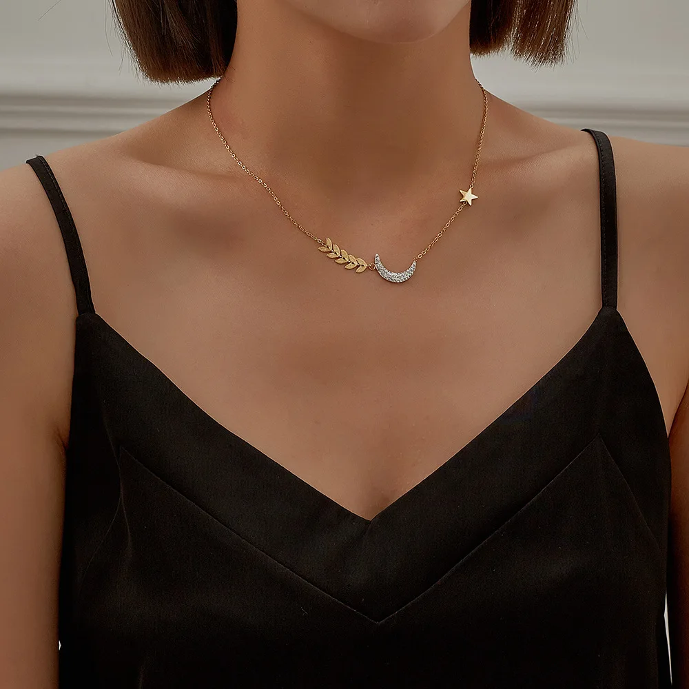 MEYRROYU Stainless Steel Gold Color Moon Necklaces Elegant Simple Rhinestone Necklaces 2021 Female Fashion Gift Girl's Collier
MEYRROYU Stainless Steel Gold Color Moon Necklaces Elegant Simple Rhinestone Necklaces 2021 Female Fashion Gift Girl's Collier