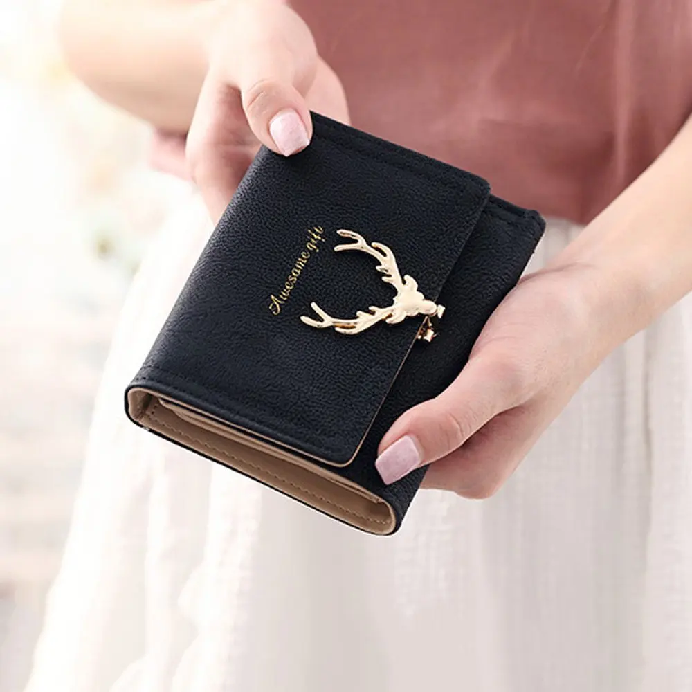 2020 Cartoon Elk Buckle Women Short Wallet Vintage Tri-fold Card Holder Purse Portable PU Leather Wallet Students Girls
2020 Cartoon Elk Buckle Women Short Wallet Vintage Tri-fold Card Holder Purse Portable PU Leather Wallet Students Girls