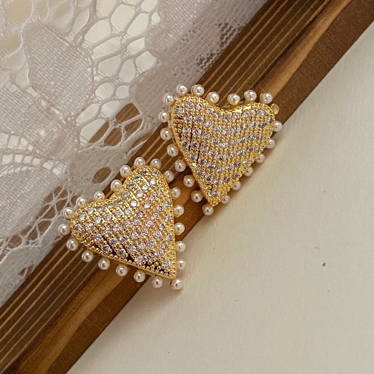 2021 New Pearl Heart-Shaped Sweet Wind Temperament Elegant Atmosphere Silver Needle Small Earrings For Women
2021 New Pearl Heart-Shaped Sweet Wind Temperament Elegant Atmosphere Silver Needle Small Earrings For Women