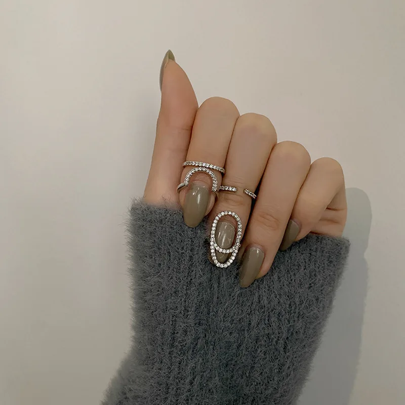 Minar Unique Design Bling Rhinestones Hollow Irregular Rings for Women Mujer Silver Color Alloy Geometric Charm Ring Accessories
Minar Unique Design Bling Rhinestones Hollow Irregular Rings for Women Mujer Silver Color Alloy Geometric Charm Ring Accessories