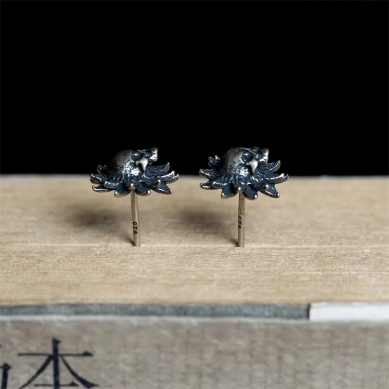 New fashion creative sunflower skull earrings unisex trend hip-hop holiday banquet accessories commemorative gifts wholesale
New fashion creative sunflower skull earrings unisex trend hip-hop holiday banquet accessories commemorative gifts wholesale