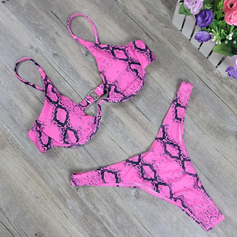 2019 New Yellow Snake Print Bikini Sexy Deep V-neck Micro Swimsuit Female Bathing suit Push up Swimwear Women 3913
2019 New Yellow Snake Print Bikini Sexy Deep V-neck Micro Swimsuit Female Bathing suit Push up Swimwear Women 3913