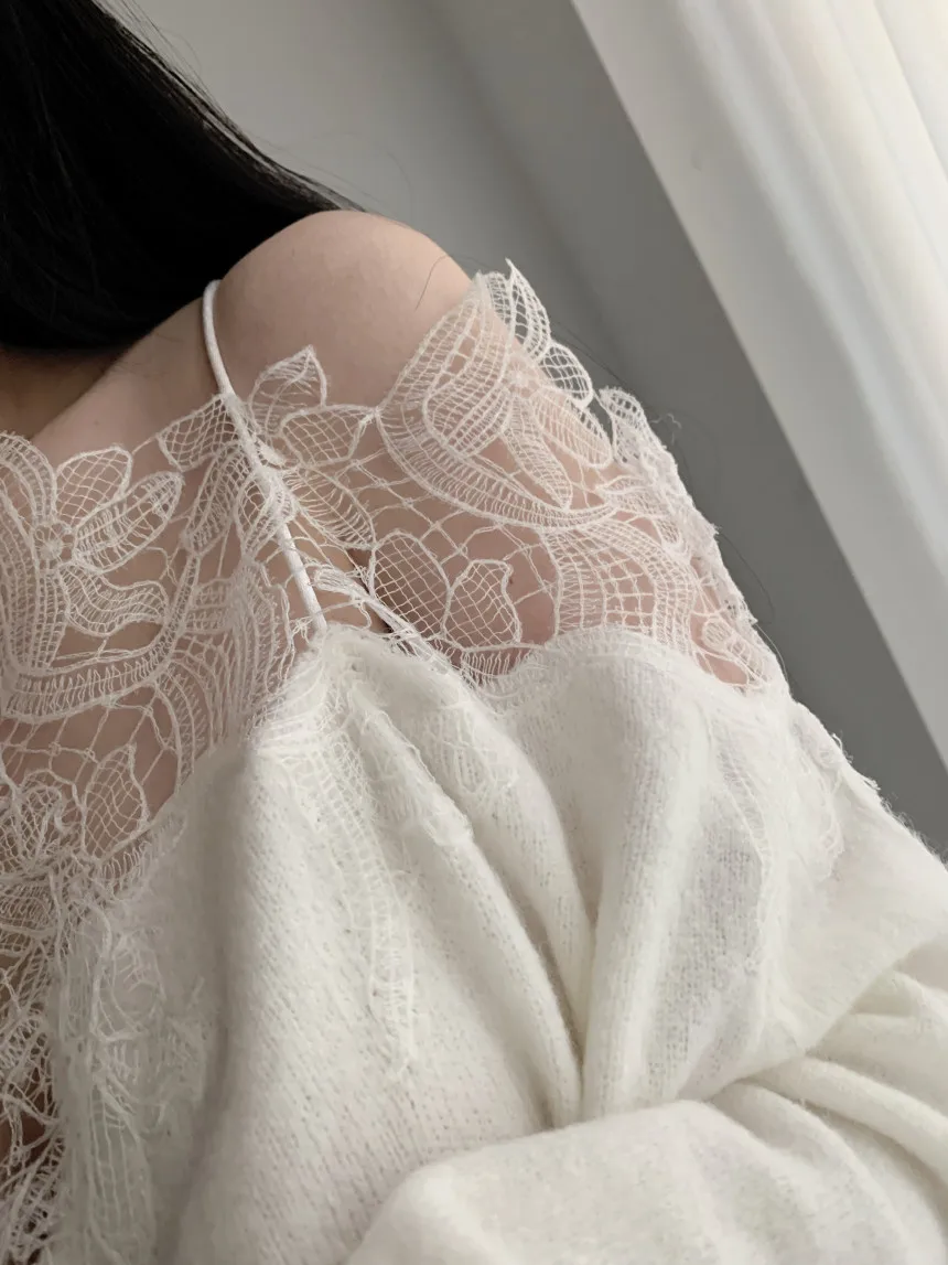 Vintage Chic Off Shoulder Sweater Women White Sexy Loose Lace Patchwork Knitted Pullovers Female Casual Knitwear
Vintage Chic Off Shoulder Sweater Women White Sexy Loose Lace Patchwork Knitted Pullovers Female Casual Knitwear
