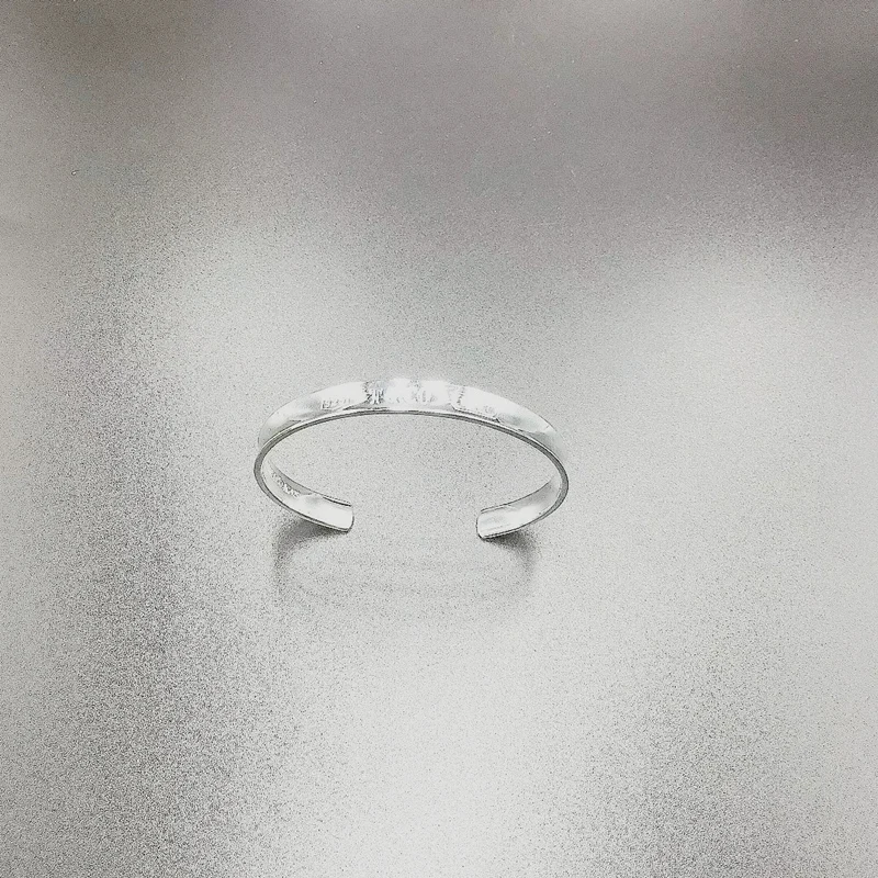 925 Sterling Silver Classic Simple Personality Style Bracelet, Exquisite Workmanship, Luxury Holiday Jewelry Gift For Ladies
925 Sterling Silver Classic Simple Personality Style Bracelet, Exquisite Workmanship, Luxury Holiday Jewelry Gift For Ladies