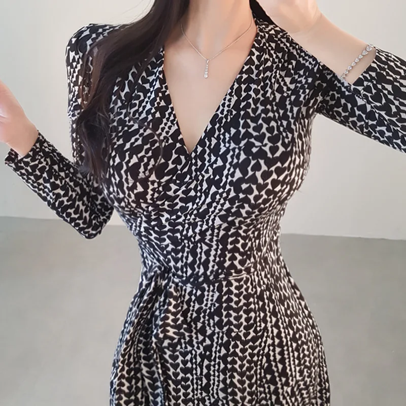 Retro Black Floral Print Boho Slit Elegant Evening Dress Spring Autumn V Neck Long Sleeve Chiffon A Line Party Ladies Dresses
Retro Black Floral Print Boho Slit Elegant Evening Dress Spring Autumn V Neck Long Sleeve Chiffon A Line Party Ladies Dresses