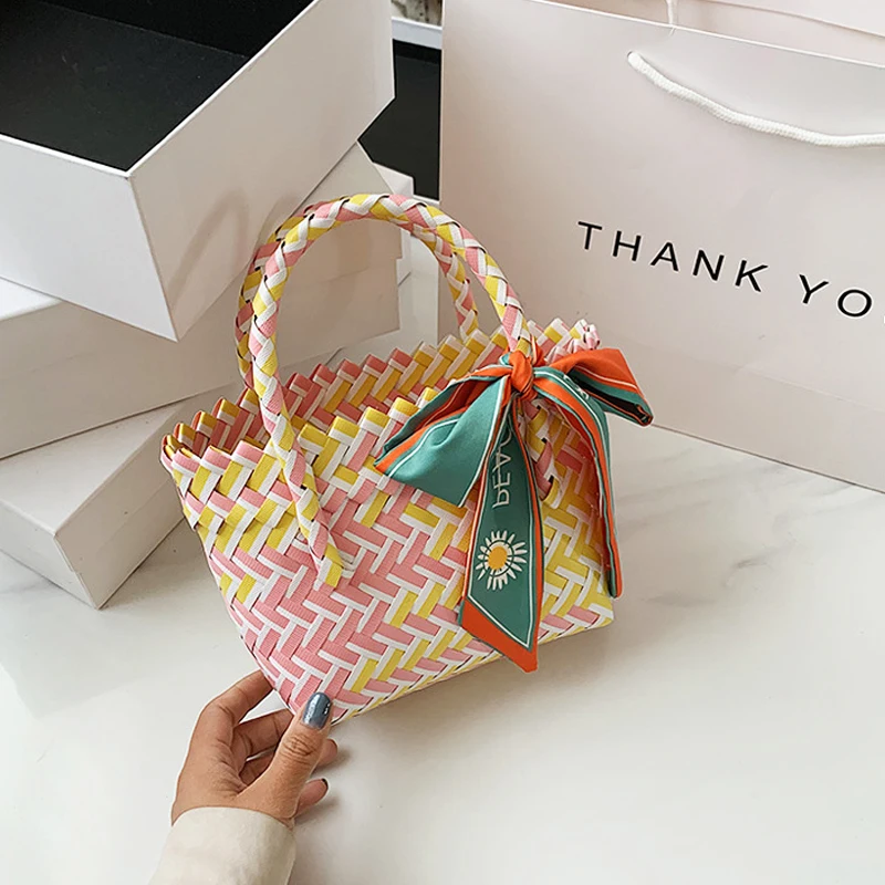 New Fashion Vegetable Basket Female Bag Summer Popular Beach Handbag Sweet Girl straw bag Handmade Plastic Woven Small Bag 
New Fashion Vegetable Basket Female Bag Summer Popular Beach Handbag Sweet Girl straw bag Handmade Plastic Woven Small Bag