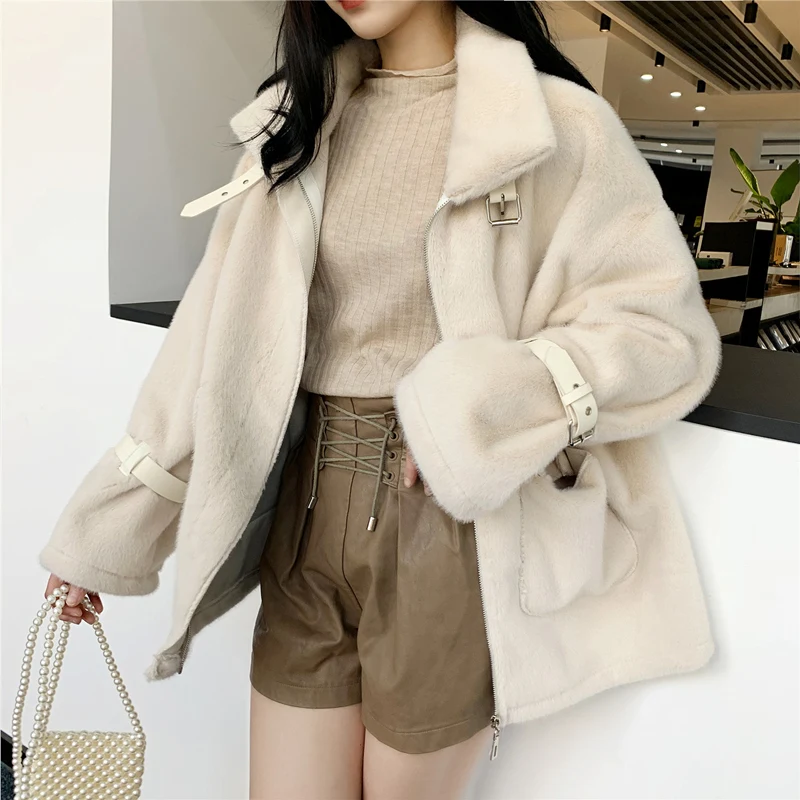 Winter Faux Fur Coat Coat Women Turn-down Collar Zipper Coat Imitation Mink Fur Thick Warm Plush Coat Jacket Fluffy Jacket
Winter Faux Fur Coat Coat Women Turn-down Collar Zipper Coat Imitation Mink Fur Thick Warm Plush Coat Jacket Fluffy Jacket