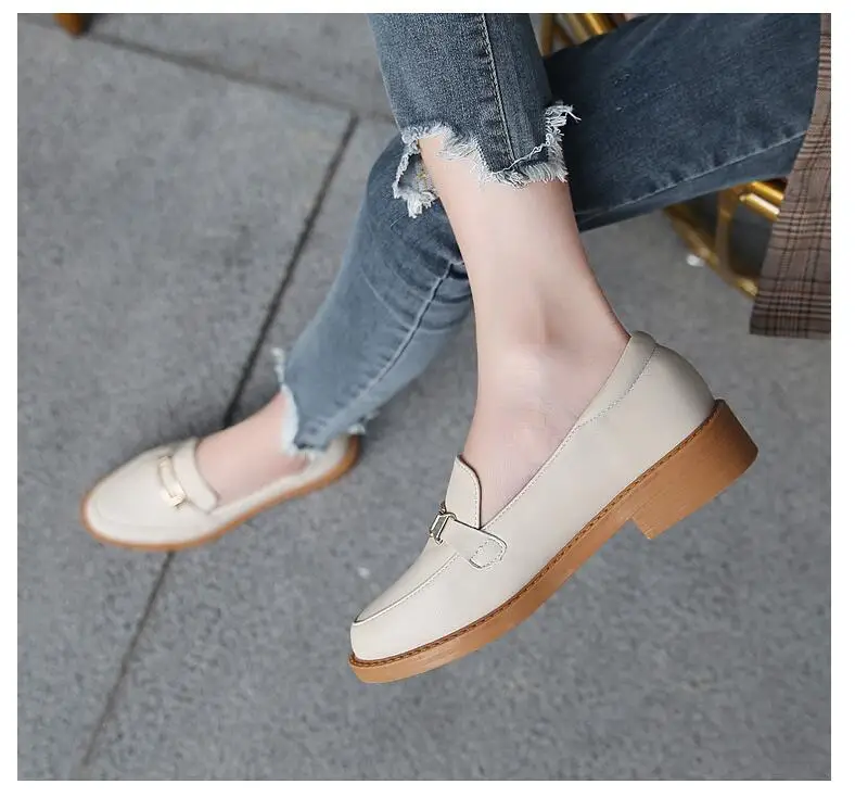 2021 New European and American fashion women's shoes retro loaferflate small leather shoes light-mouthed single shoes
2021 New European and American fashion women's shoes retro loaferflate small leather shoes light-mouthed single shoes
