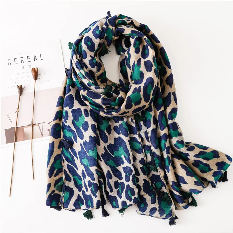 European and American classic fashion leopard-print scarf spring and autumn and winter long all-match women Korean cotton silk
European and American classic fashion leopard-print scarf spring and autumn and winter long all-match women Korean cotton silk