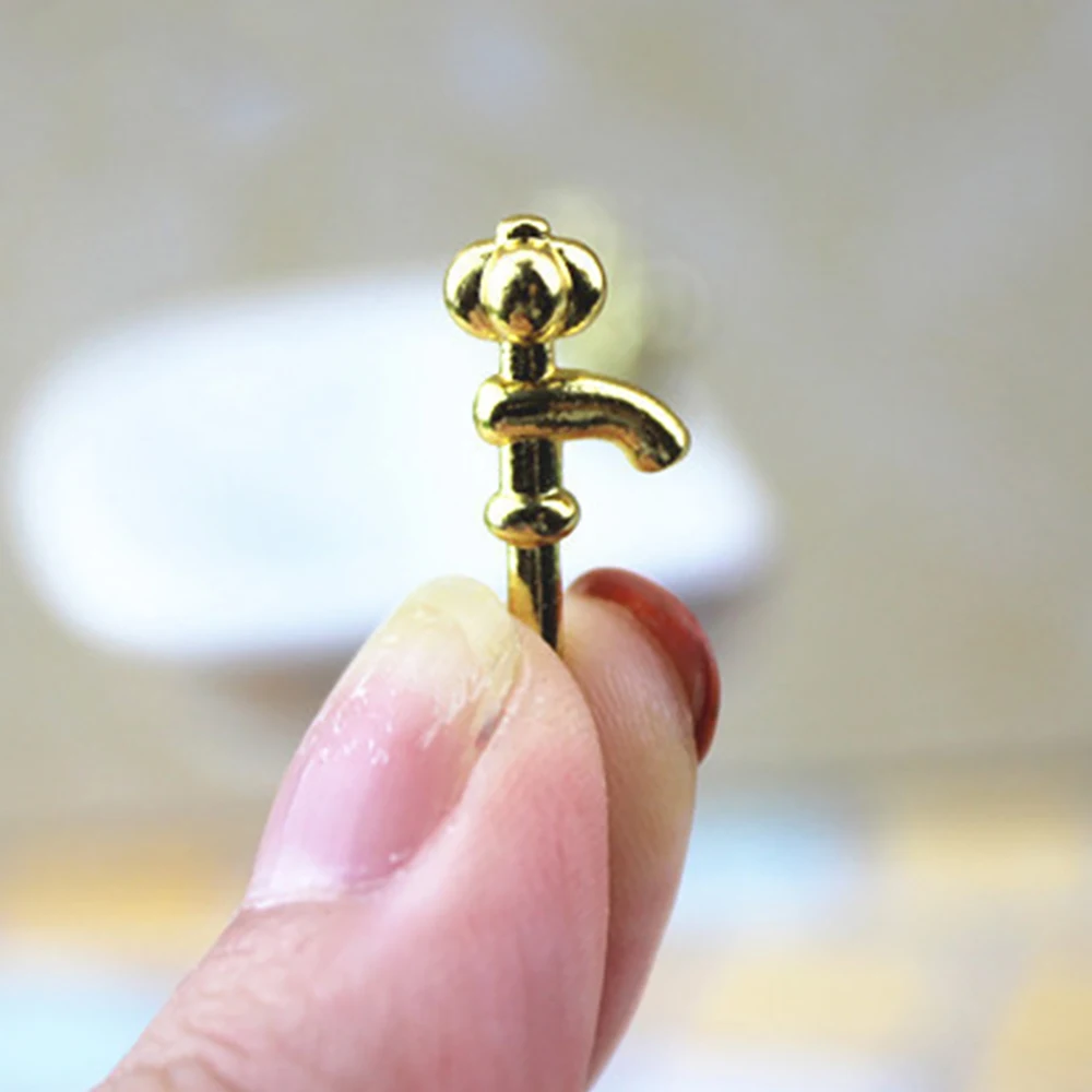3Pcs 1/12 Doll House Miniature Alloy Wash Basin Faucet Simulation Water Tap Model Toys for Mini Decoration Dollhouse Accessories
3Pcs 1/12 Doll House Miniature Alloy Wash Basin Faucet Simulation Water Tap Model Toys for Mini Decoration Dollhouse Accessories