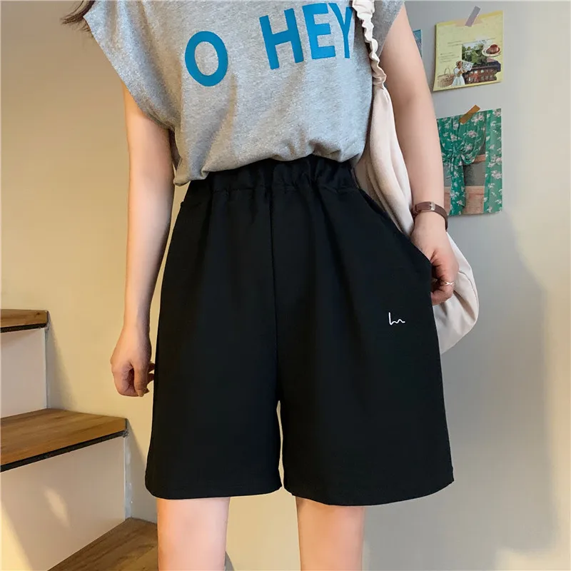 Summer new Korean Harajuku style embroidery loose casual sporty five-point shorts women
Summer new Korean Harajuku style embroidery loose casual sporty five-point shorts women