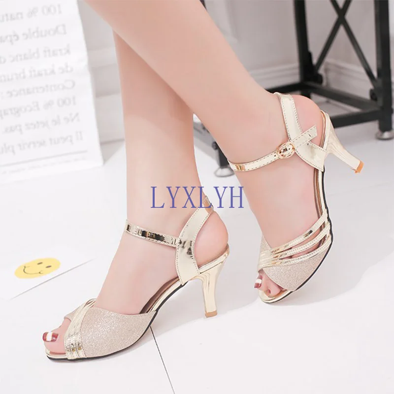 Women Sandals 2021 Summer Shoes Woman Dress Shoes Bling Weddging Shoes Silver High Heels Pumps Ladies Shoes zapatos mujer 34-40
Women Sandals 2021 Summer Shoes Woman Dress Shoes Bling Weddging Shoes Silver High Heels Pumps Ladies Shoes zapatos mujer 34-40
