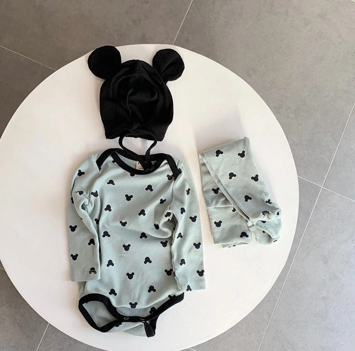 2022 New Baby Clothes set Toddler Bodysuit Set 3Pcs Girls Boys Sleeper Set Fashion printing Indoor Clothes with Hat
2022 New Baby Clothes set Toddler Bodysuit Set 3Pcs Girls Boys Sleeper Set Fashion printing Indoor Clothes with Hat